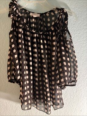 January 7 Black and White Cold-Shoulder Tunic Blouse